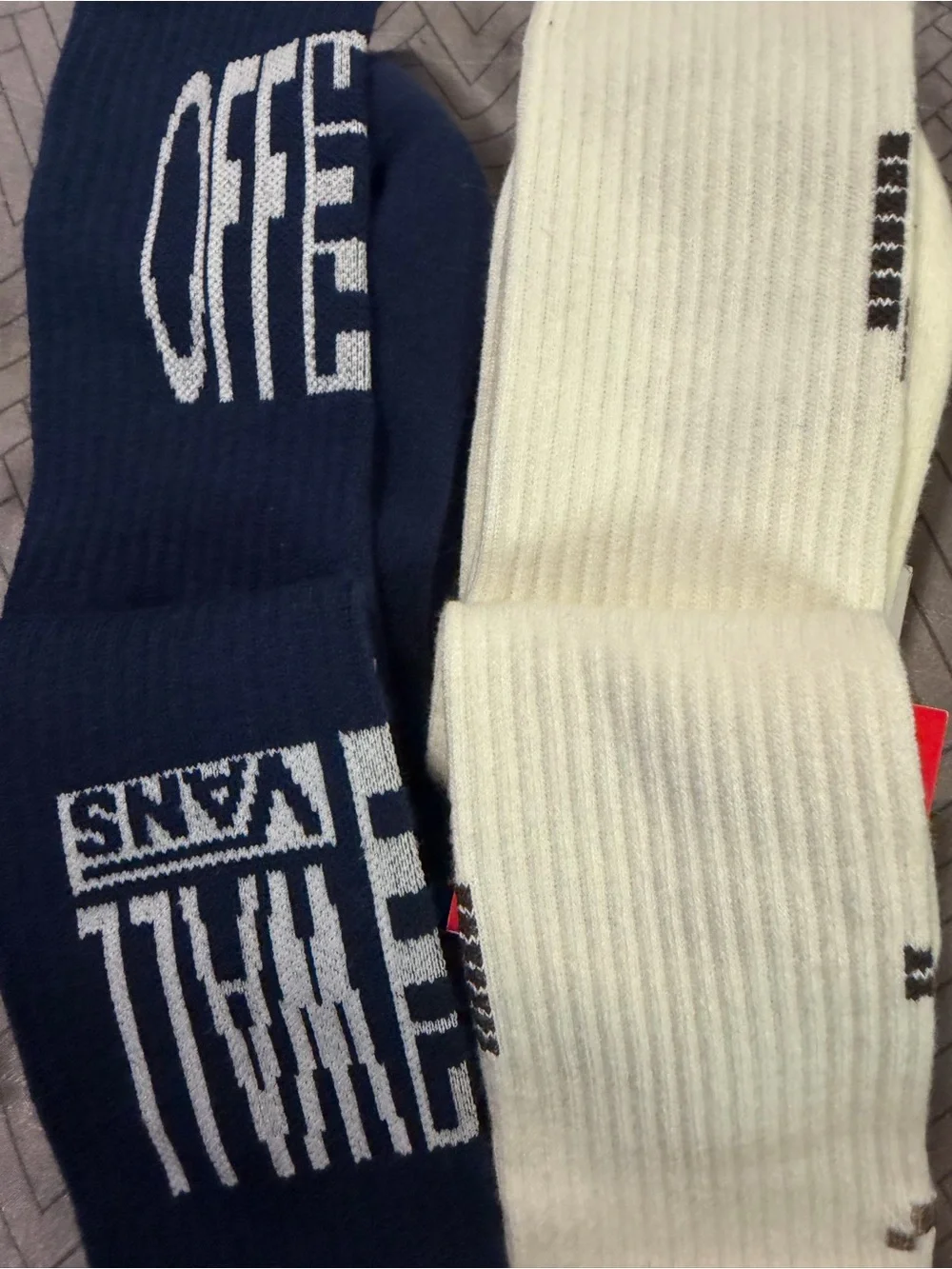 2 Vans Men's Crew Socks - 6.5-9 nwt